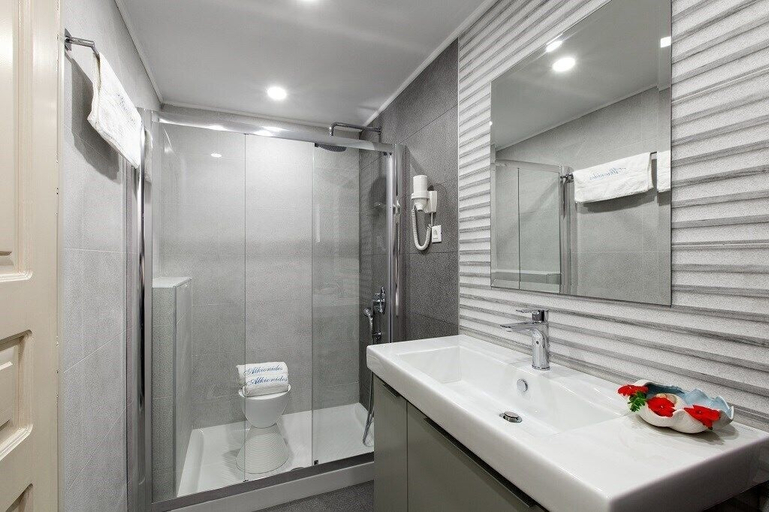 Bathroom 3, Alkionides Seaside Apartments, Crete