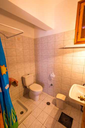 Bathroom 4, Balaskas Hotel, South Aegean