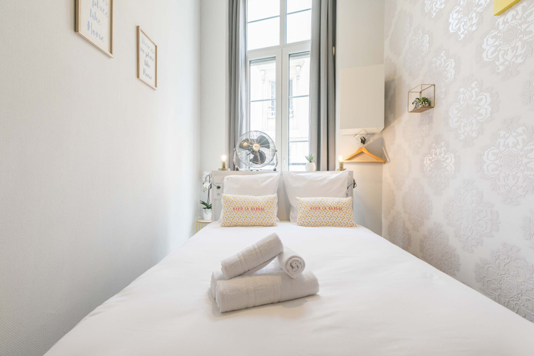 Bedroom 3, WS Opera - Vendome, Paris