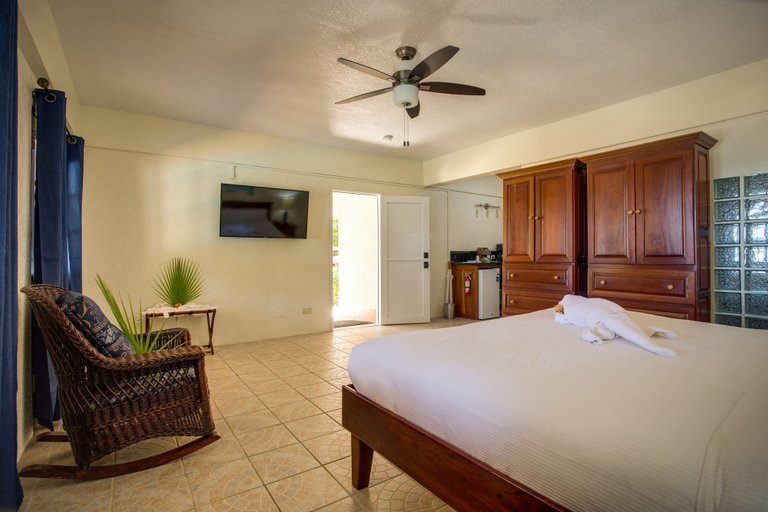 Bedroom 4, Mariposa Belize Beach Resort