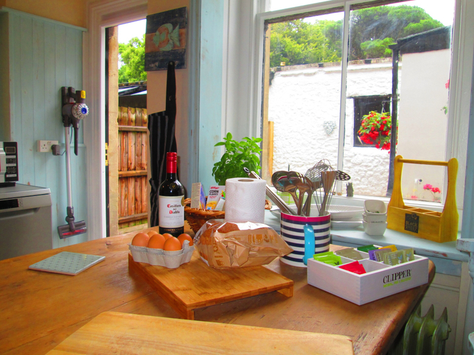Food & Drinks 5, The Old Kitchens, Isle of Wight