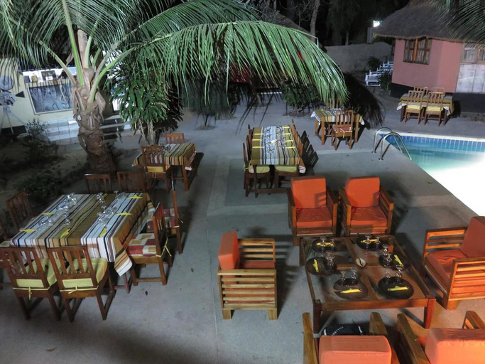 Food & Drinks 5, Fromager Lodge, Oussouye