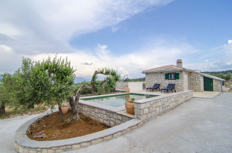 Exterior & Views 2, Holiday Home Bliss, Supetar