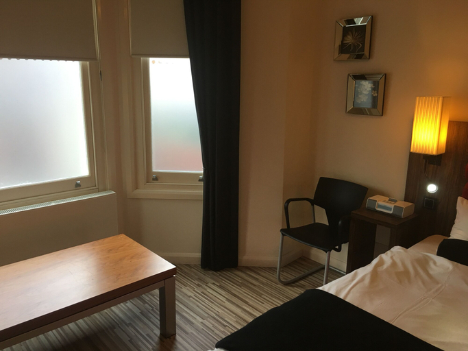Bedroom 2, Simply Rooms & Suites, London