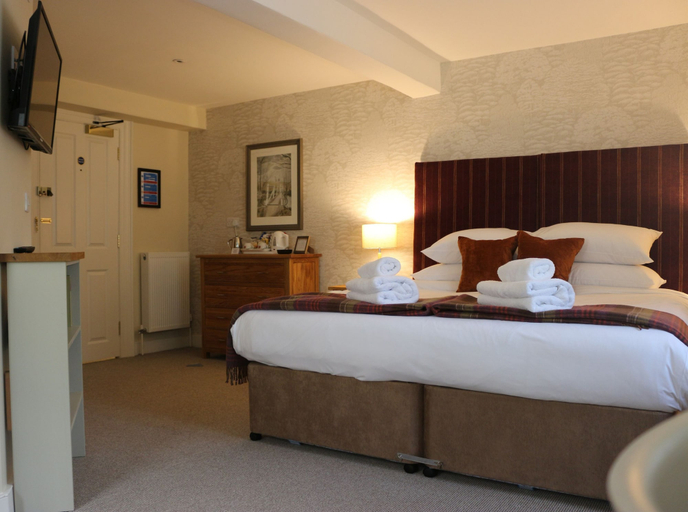 Bedroom 3, The Colesbourne Inn, Gloucestershire