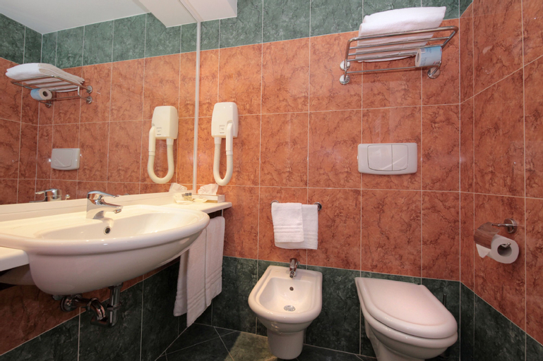 Bedroom 4, Hotel Major, Gorizia