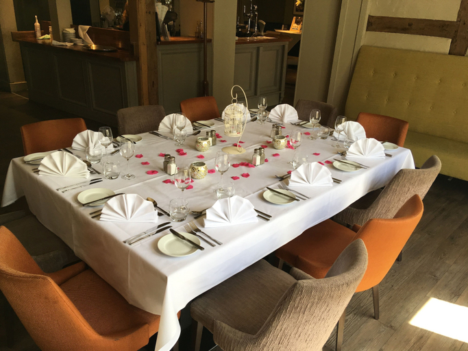 Food & Drinks 5, Red Lion Hotel, Hampshire