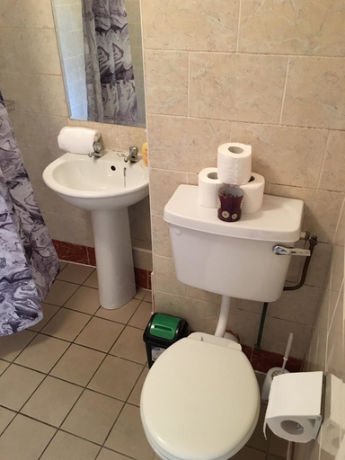 Bathroom, Glen Abhainn