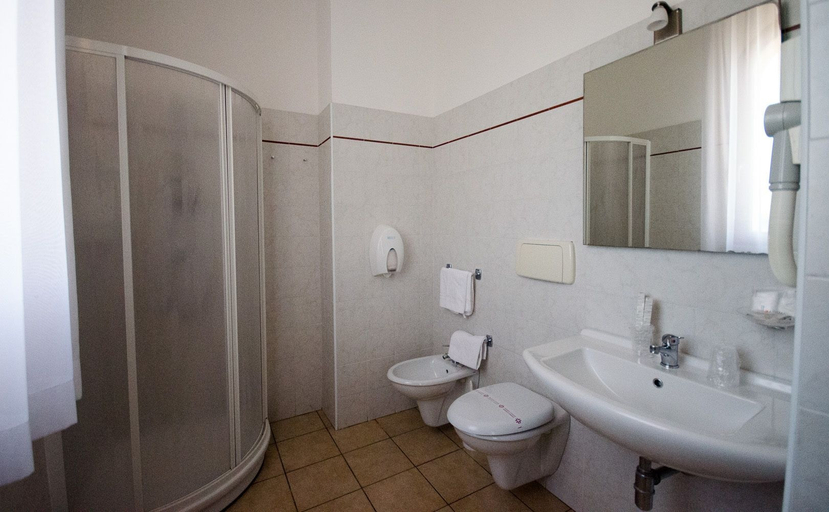 Bathroom, Hotel Villa Giatra, Agrigento