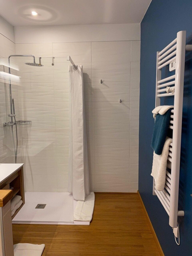 Bathroom 5, Aux Coteaux D'aussac, Tarn-et-Garonne