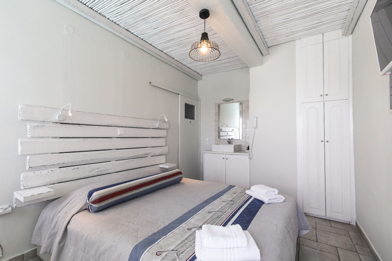 Bedroom 3, Villa Ilias Caldera Hotel, South Aegean