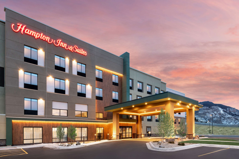 Exterior & Views 1, Hampton Inn & Suites Cody, Park