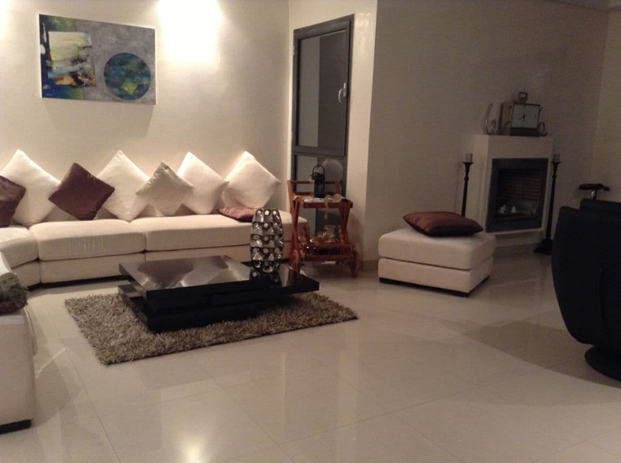 Others 5, Eden Tamaris, Casablanca