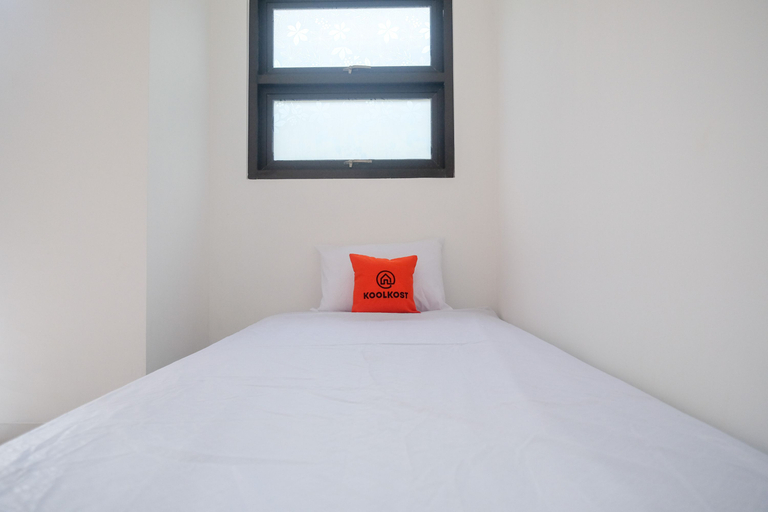 Bedroom 3, KoolKost near Kampus UNS Solo (Minimum Stay 6 Nights), Solo