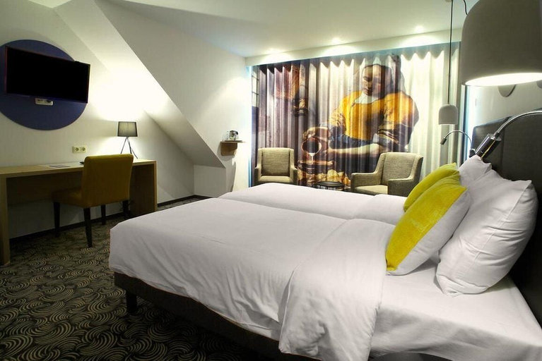 Bedroom 5, Hotel de Koophandel, Delft