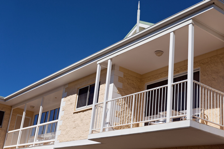 Exterior & Views 2, White Lace Motor Inn, Mackay - Pt A