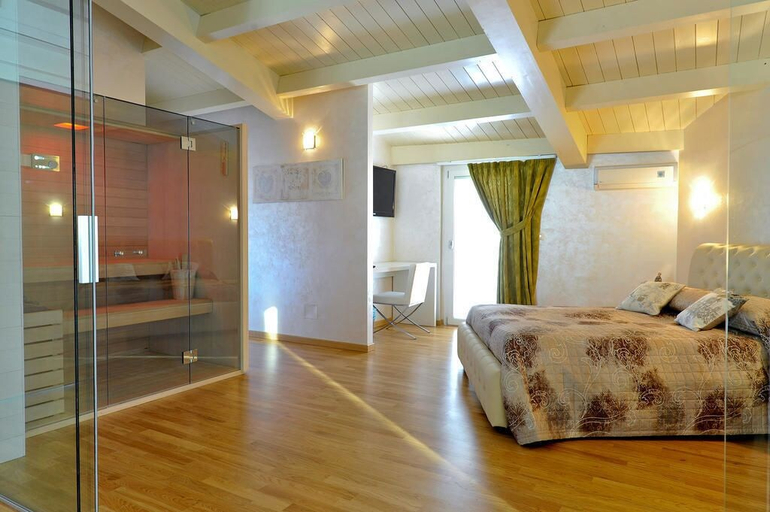 Bedroom 4, B&B Jolie, Pescara