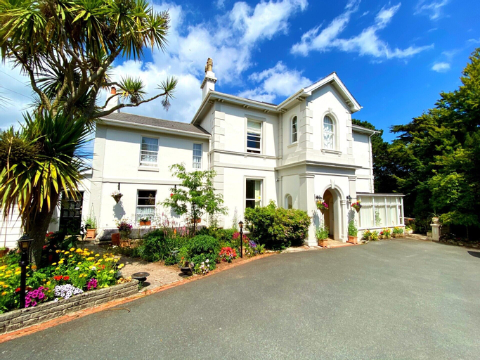 Muntham Holiday Apartments & Town House, Torbay