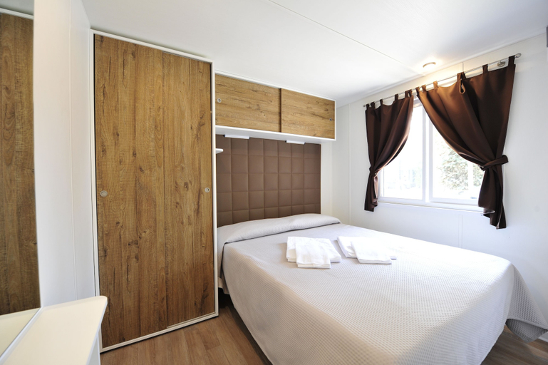 Bedroom 3, Camping Bella Italia, Verona