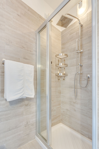 Bathroom 3, Hotel Austria, Venezia