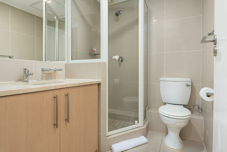 Bathroom, Dockside 904, City of Cape Town