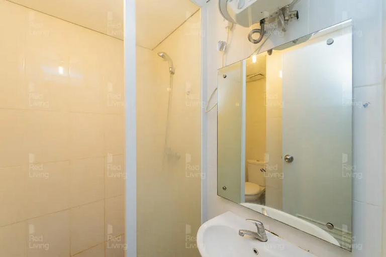 Bathroom 3, RedLiving Apartemen 19 Avenue, Tangerang