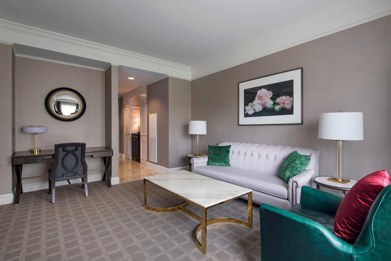 Bedroom 3, The Ballantyne, A Luxury Collection Hotel, Charlotte, Mecklenburg