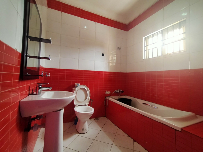 Bathroom 3, Pameec Luxury Suites Utako, AbujaMun