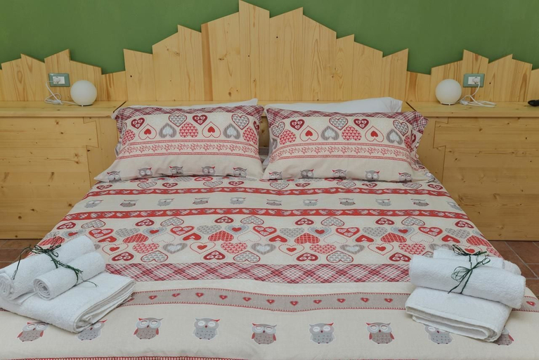 Bedroom 2, B&B Al Riparo, Savona