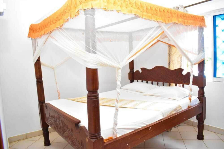 Bedroom 5, Kinondoni Diamond Hotel, Malindi