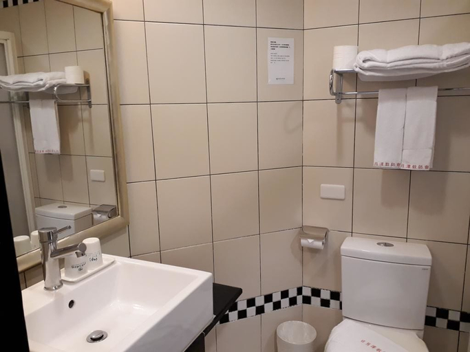 Bathroom 3, Sun Moon Lake Teachers' Hostel, Nantou