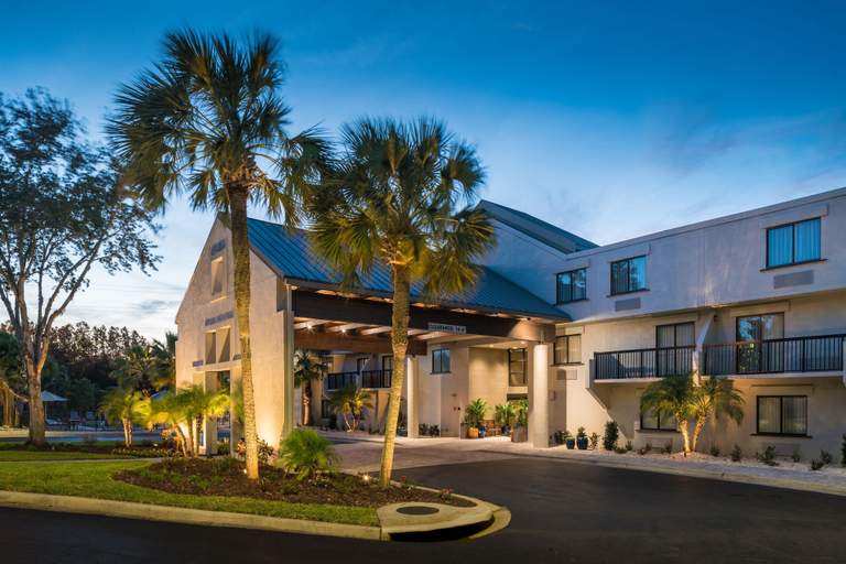 Exterior & Views 3, DoubleTree by Hilton Gainesville, Alachua