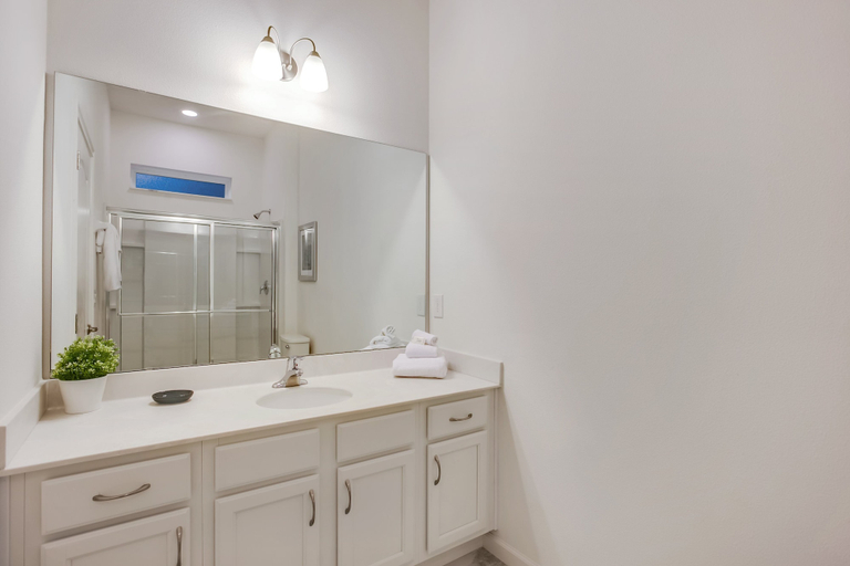 Bathroom 3, 5300oakb, Polk