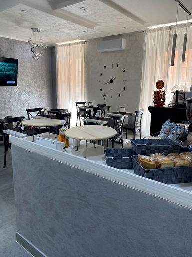 Food & Drinks 5, Hotel Poker, Napoli