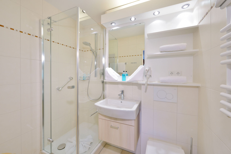 Bathroom 3, DIE GAMS Hotel-Resort, Oberallgäu