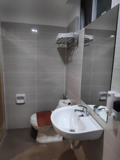 Bathroom 5, SH Hotel Kota Damansara, Petaling Jaya
