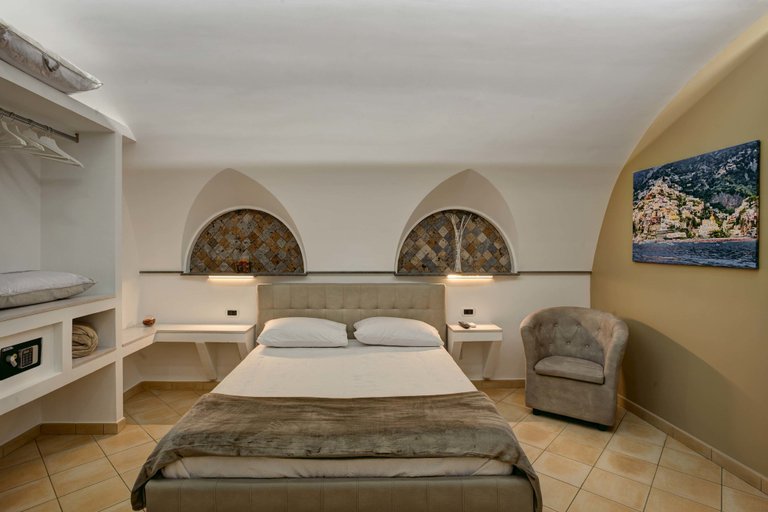 Bedroom 4, Cuore di Sorrento Suites, Napoli