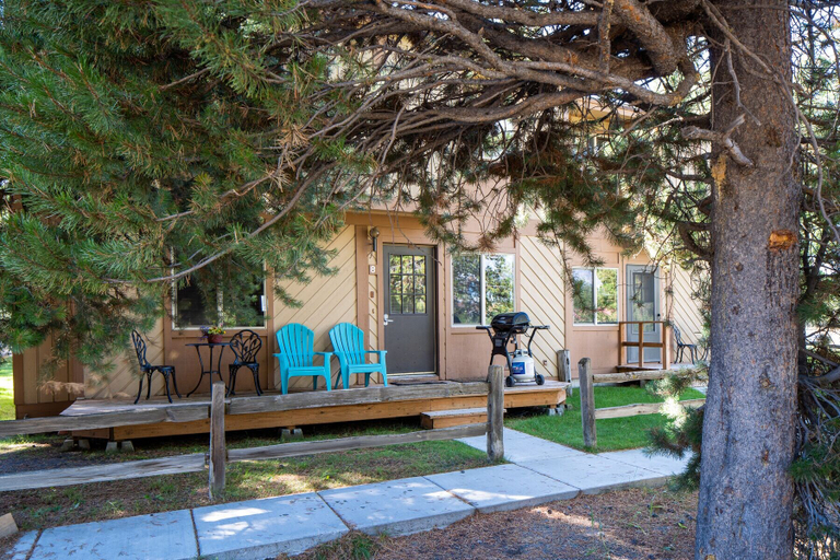 Exterior & Views 3, Trapper 8, Gallatin