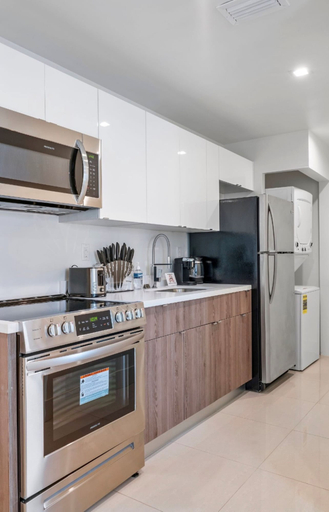 Others 5, Miami Suite 303, Miami-Dade