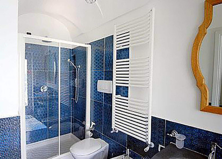 Bathroom, Villa Le Sirene in Positano, Salerno