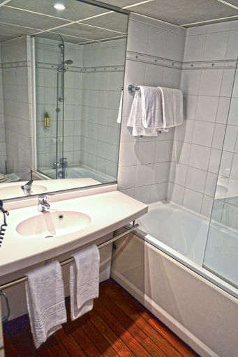 Bathroom 5, Art Hotel Paris Est, Seine-Saint-Denis