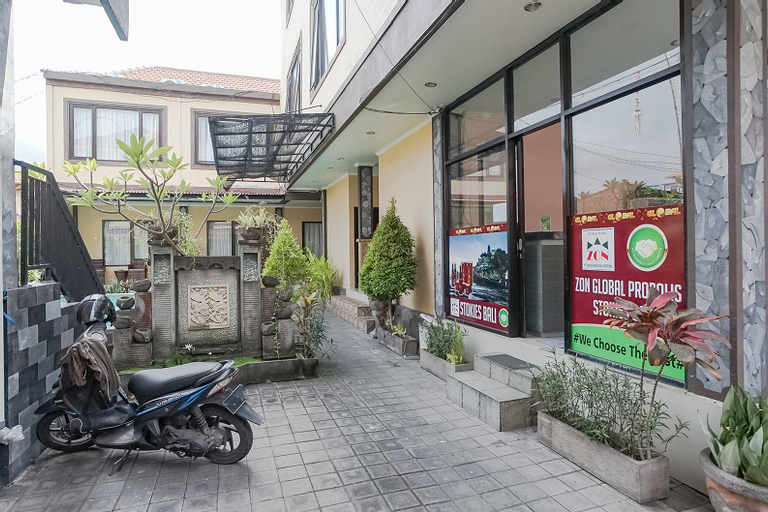 Exterior & Views 17