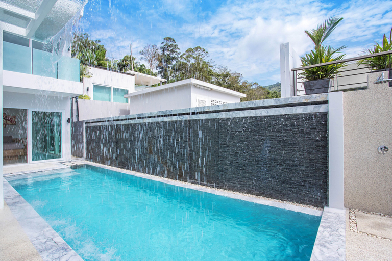 Sport & Beauty 5, Elegant Designer 4BR Pool Villa Skylight, Phuket Island