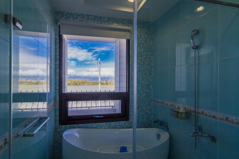Bathroom 3, Cest Mignon, Yilan