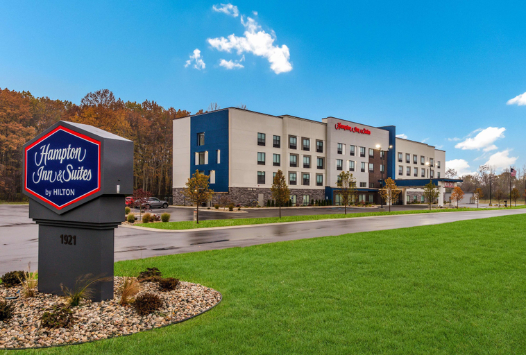 Exterior & Views 2, Hampton Inn & Suites Benton Harbor, Berrien