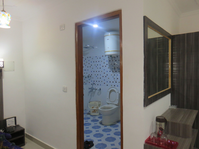 Bathroom 3, TIH Hotel Ash Vale, Srinagar