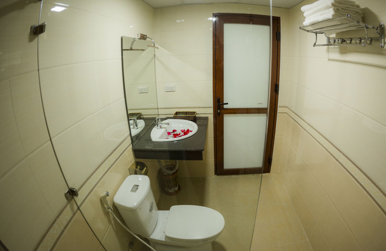 Bathroom 5, Sapa Land Hotel, Sa Pa