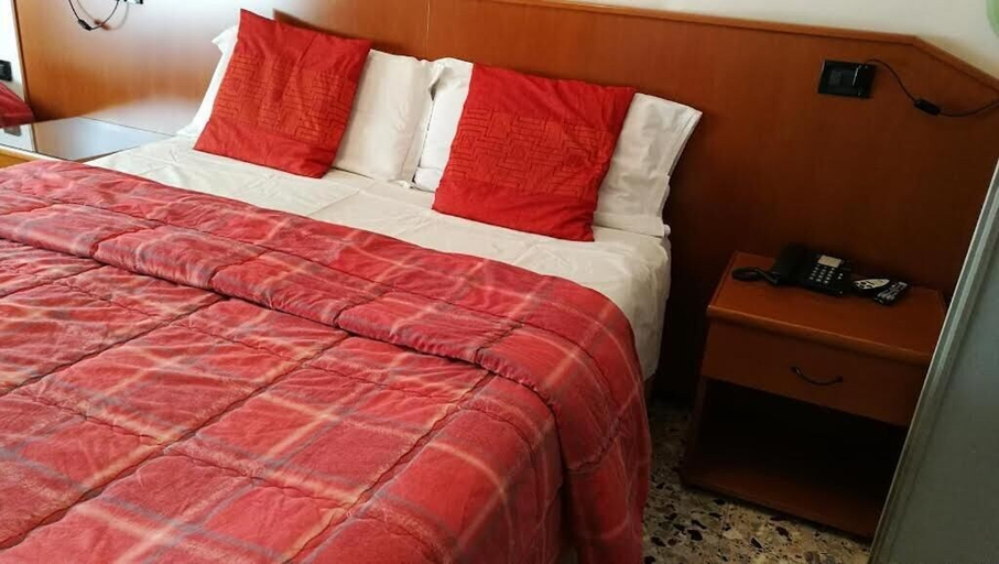 Bedroom 4, Albergo Ristorante Roma, Milano