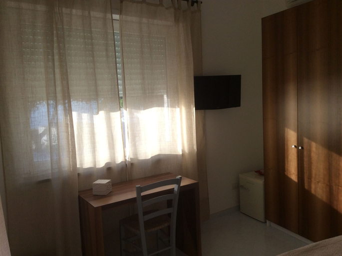 Bedroom 2, Hotel Victoria Place, Napoli