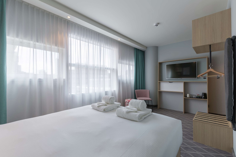 Bedroom 3, Hampton by Hilton Utrecht Central Station, Utrecht